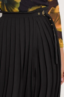 STAR Black Pleated Belt Buckle Maxi Skirt 14 STAR Black Pleated Belt Buckle Maxi Skirt -Evans Boutique abfeef2a 7b82 4b 110792 E