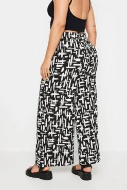 YOURS - Pantalon Wide Leg Noir Griffé Blanc Texturé -Evans Boutique acab8558 1dd1 47 303314 C