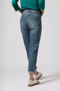 M&Co Blue Mid Wash Boyfriend Jeans 10 M&Co Blue Mid Wash Boyfriend Jeans -Evans Boutique ad26e48f e45a 4c 500690 D