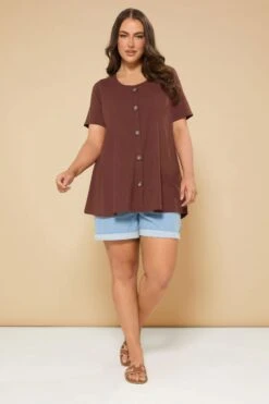 YOURS - Top Marron Clair Nervuré Volanté Manches Courtes 8 YOURS - Top Marron Clair Nervuré Volanté Manches Courtes -Evans Boutique ad27857c 4fbc 42 322590 B