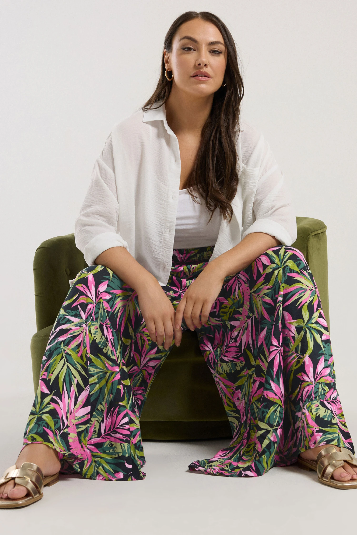 YOURS - Pantalon Plissé Wide Leg Noir & Rose Tropical 6 YOURS - Pantalon Plissé Wide Leg Noir & Rose Tropical – Image 4