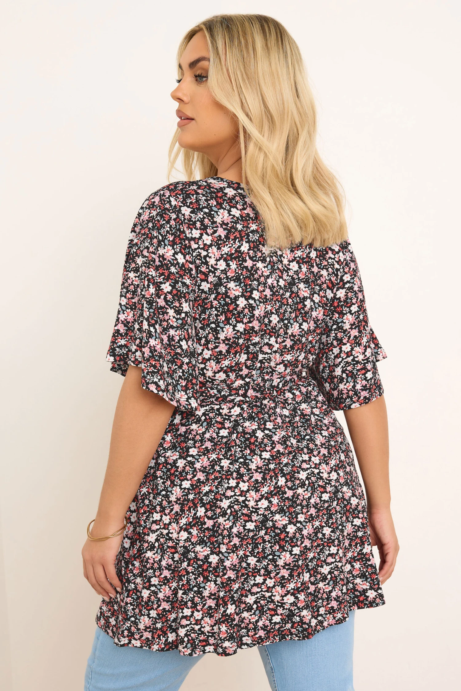 YOURS - Top Volanté Noir Floral Cache-Coeur Manches Courtes 5 YOURS - Top Volanté Noir Floral Cache-Coeur Manches Courtes – Image 3