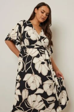 YOURS Curve Robe Mi-longue Texturée Noire à Motif Floral 10 YOURS Curve Robe Mi-longue Texturée Noire à Motif Floral -Evans Boutique af647409 0d13 43 304069 D