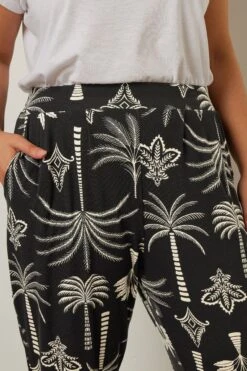 YOURS - Pantalon Sarouel Noir Palmiers à Poches -Evans Boutique af9b8e32 6dab 49 310134 C