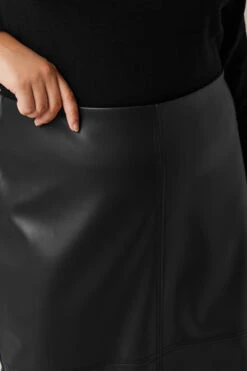 EVANS Curve Black Faux Leather Skirt 11 EVANS Curve Black Faux Leather Skirt -Evans Boutique afd71f59 3be5 4b 615644 D