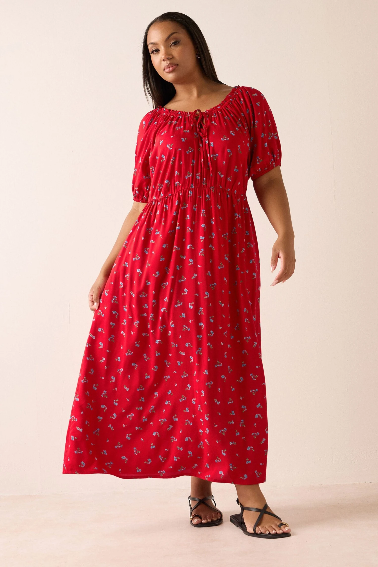 YOURS Curve Robe Longue Rouge à Petites Fleurs Et Col Noué 3 YOURS Curve Robe Longue Rouge à Petites Fleurs Et Col Noué