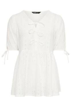 YOURS - Top Blanc Broderie Anglaise Peplum Volanté -Evans Boutique b0ffafd0 0199 41 322403 X