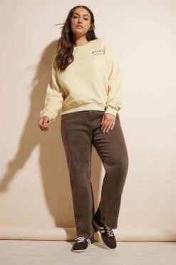 YOURS - Sweatshirt Crème 'Weekend Club' Design Tennis 11 YOURS - Sweatshirt Crème 'Weekend Club' Design Tennis -Evans Boutique b2c3da86 6ec3 45 126682 B