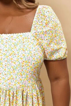 YOURS - Top Floral Smocké Orangé Manches Courtes 12 YOURS - Top Floral Smocké Orangé Manches Courtes -Evans Boutique b2e878b9 c736 4e 322663 D