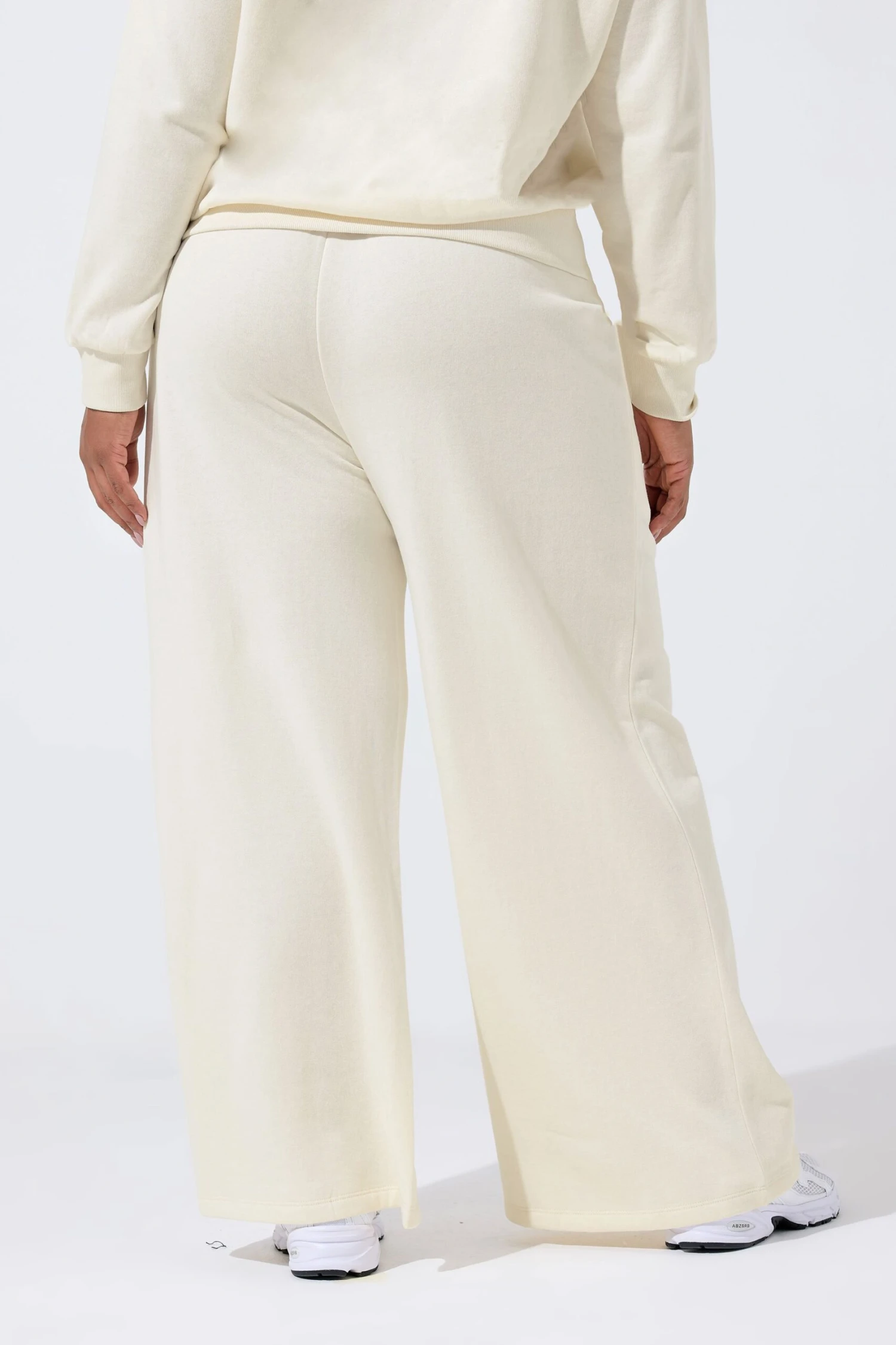 LIMITED COLLECTION Pantalon De Jogging à Jambe Large Curve Cream « New York » 5 LIMITED COLLECTION Pantalon De Jogging à Jambe Large Curve Cream « New York » – Image 3