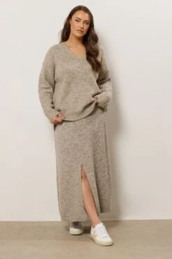 EVANS Curve Natural Brown Knitted Maxi Skirt 12 EVANS Curve Natural Brown Knitted Maxi Skirt -Evans Boutique b48be405 ceeb 40 616119 B