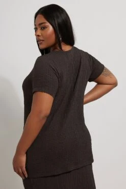 YOURS - Top Marron Chocolat Texturé Volanté -Evans Boutique b4c035c7 6485 45 322459 D