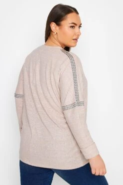 YOURS - Pull Rose Poudré Clouté Manches Chauve-Souris -Evans Boutique b54b4237 3aed 43 285032 C
