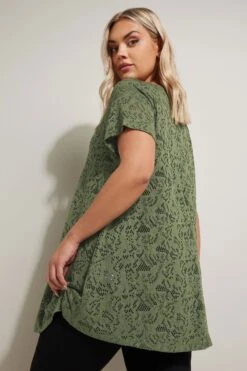 YOURS - Top Vert Kaki Broderie Anglaise Manches Courtes -Evans Boutique b55010c0 c242 4a 304091 C