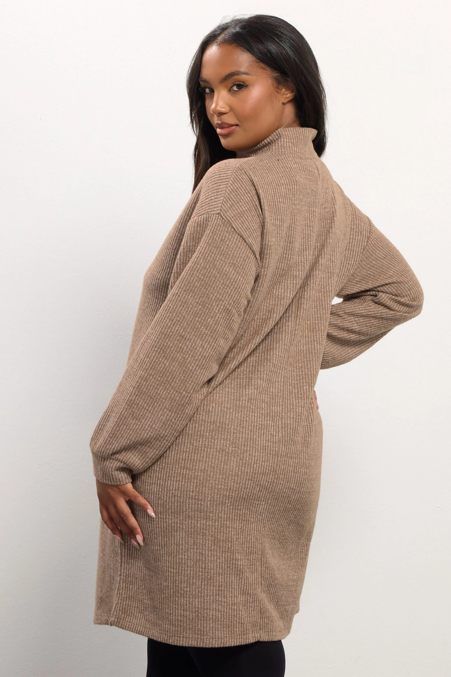 YOURS Curve Robe Pull Côtelée Marron Naturel à Fermeture éclair Quart De Tour 5 YOURS Curve Robe Pull Côtelée Marron Naturel à Fermeture éclair Quart De Tour – Image 3