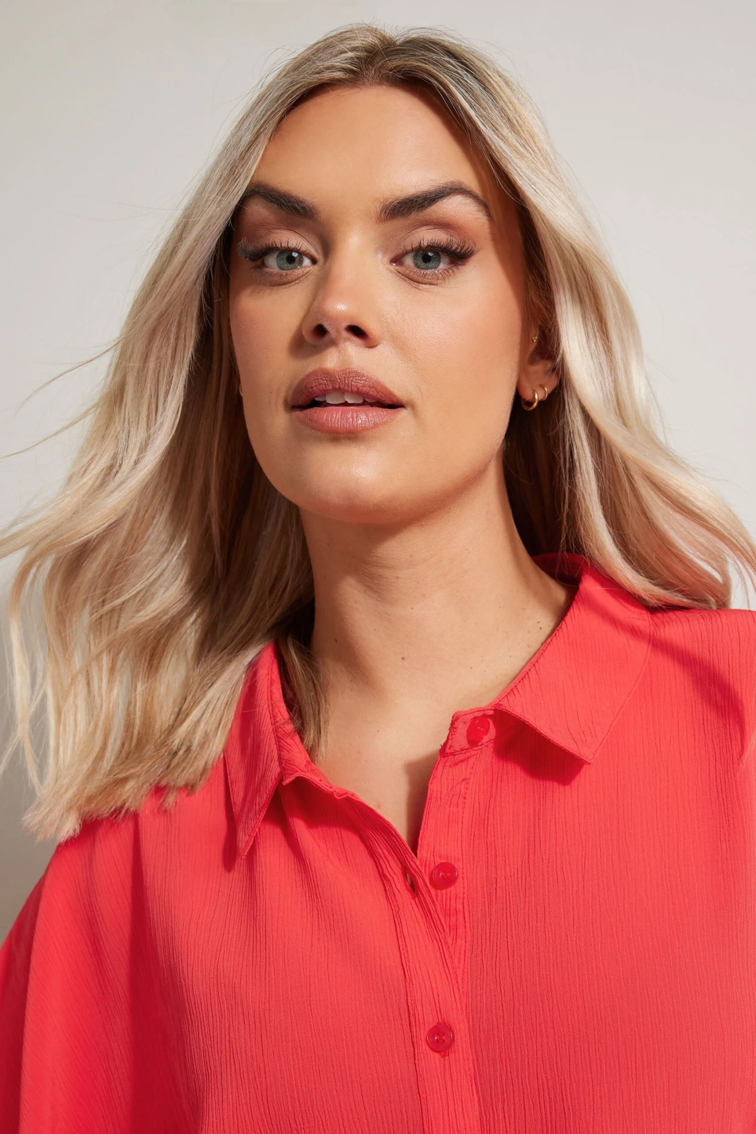 YOURS - Chemisier Rouge Oversize Léger 6 YOURS - Chemisier Rouge Oversize Léger – Image 4