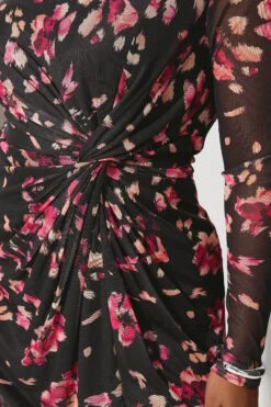 YOURS LONDON Curve Robe Longue Noire En Maille Fleurie Avec Nœud Latéral 10 YOURS LONDON Curve Robe Longue Noire En Maille Fleurie Avec Nœud Latéral -Evans Boutique b6f78ca1 ea0b 4e 163335 D