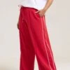 YOURS Curve Pantalon Large à Rayures Latérales Rouges 2 YOURS Curve Pantalon Large à Rayures Latérales Rouges -Evans Boutique b71692d7 3cc8 48 310245 A