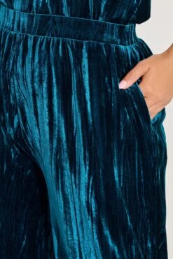 YOURS Curve Pantalon Large En Velours écrasé Bleu Sarcelle 12 YOURS Curve Pantalon Large En Velours écrasé Bleu Sarcelle -Evans Boutique b81945af c1ab 4d 310201 D