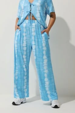 LIMITED COLLECTION - Pantalon Wide Leg Bleu Ciel Tie & Dye -Evans Boutique b85a642e 6ae2 4c 216617 A