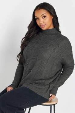 YOURS - Pull Gris Charbonneux Oversize En Maille Tressée 9 YOURS - Pull Gris Charbonneux Oversize En Maille Tressée -Evans Boutique b8bb7811 7a15 43 280380 A