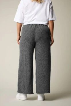 YOURS - Pantalon Wide Leg Gris Charbonnux Texturé à Poches 11 YOURS - Pantalon Wide Leg Gris Charbonnux Texturé à Poches -Evans Boutique b9406efa 286f 4c 304012 D