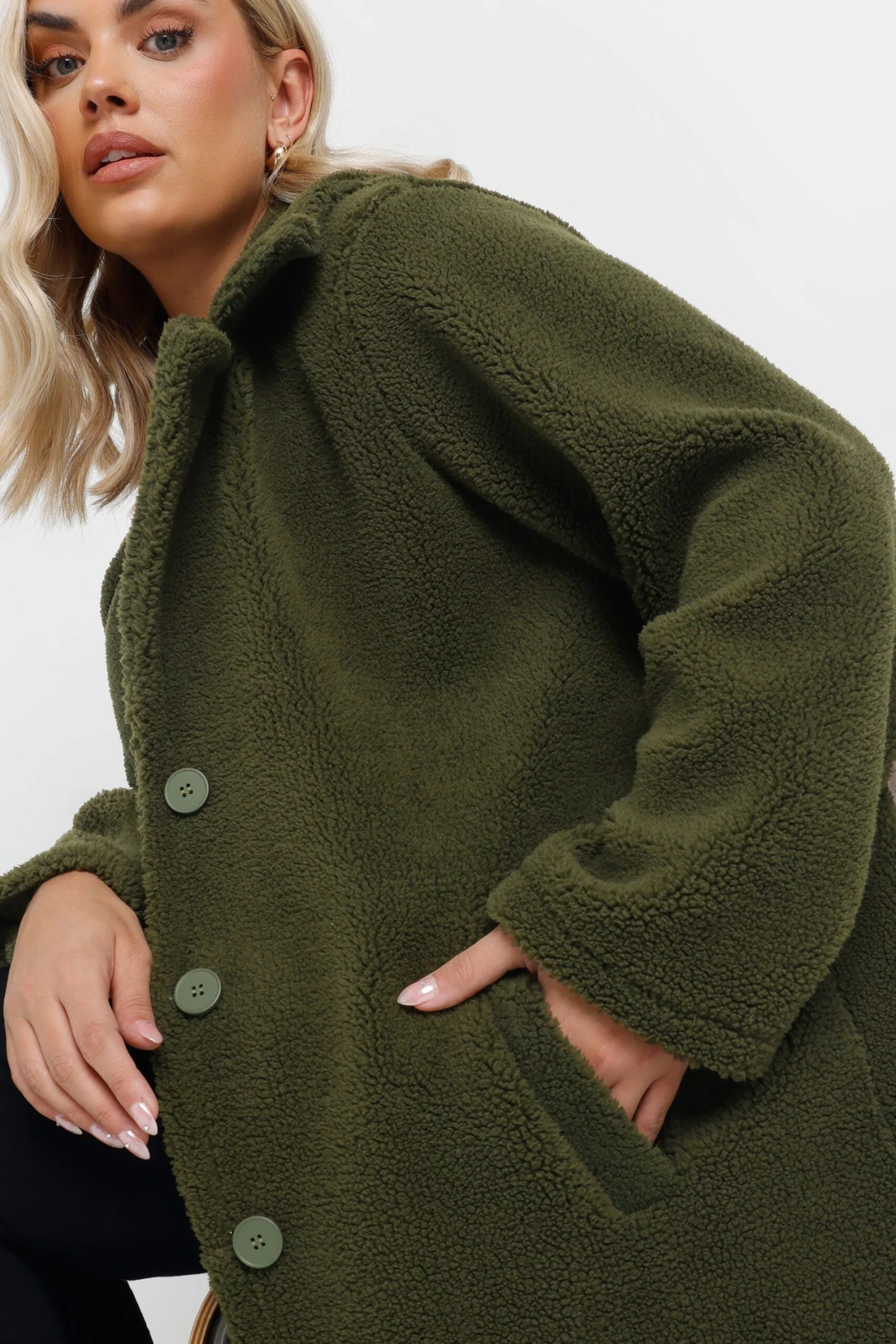 YOURS Curve Manteau Teddy En Fausse Fourrure Vert Kaki 6 YOURS Curve Manteau Teddy En Fausse Fourrure Vert Kaki – Image 4