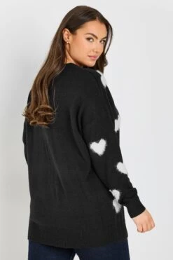 YOURS - Pull Noir & Blanc Coeur Fluffy 10 YOURS - Pull Noir & Blanc Coeur Fluffy -Evans Boutique bb0cc85a 274e 44 280462 C