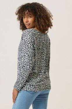 M&Co Grey Leopard Print V-Neck Top -Evans Boutique bb58d6ea 0294 40 502302 C