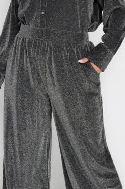 YOURS - Pantalon Argenté Métallique Coupe Wide Leg 11 YOURS - Pantalon Argenté Métallique Coupe Wide Leg -Evans Boutique bbfad9f9 8373 43 143845 D