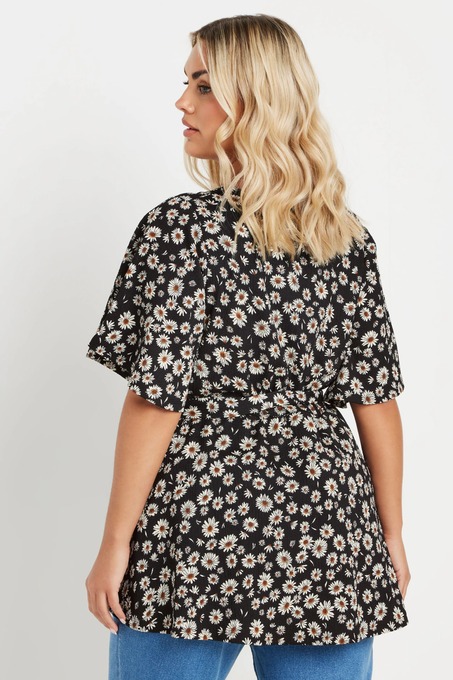 YOURS - Top Cache-Coeur Noir Texturé Pâquerettes 7 YOURS - Top Cache-Coeur Noir Texturé Pâquerettes – Image 5