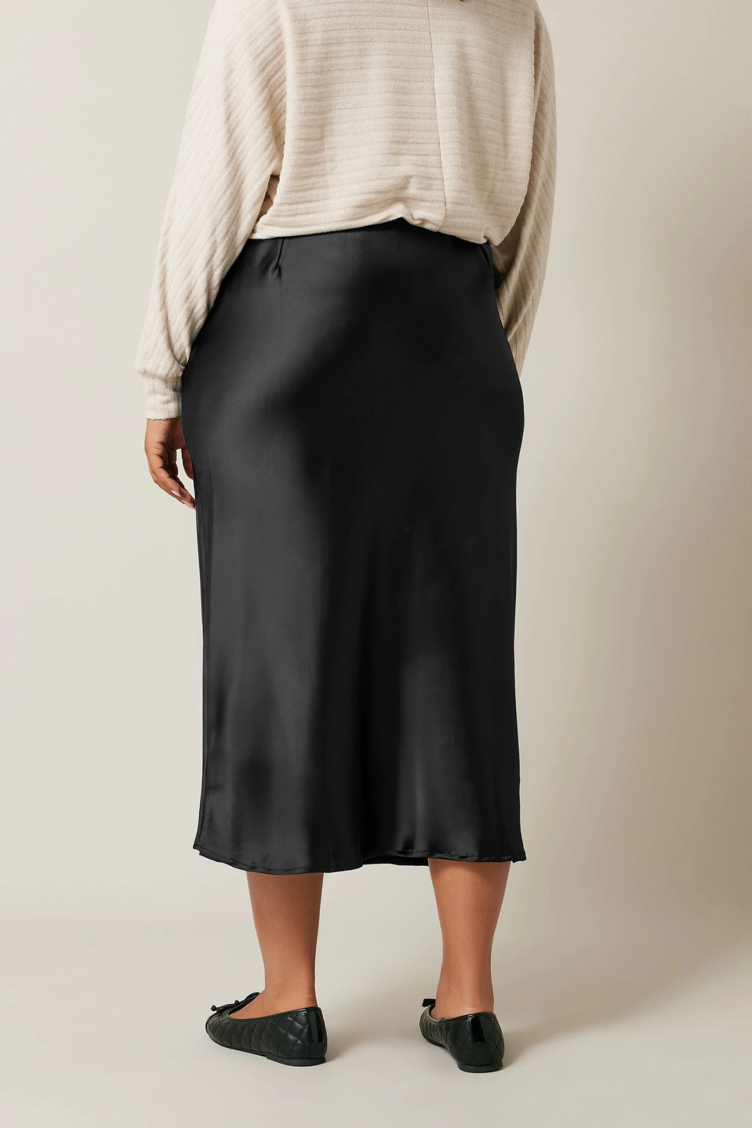 EVANS Curve Black Satin Slip-On Midi Skirt 5 EVANS Curve Black Satin Slip-On Midi Skirt – Image 3