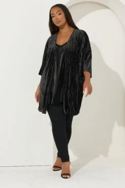 YOURS Curve Cardigan Kimono En Velours écrasé Noir 12 YOURS Curve Cardigan Kimono En Velours écrasé Noir -Evans Boutique be8a07bc 94d5 47 322782 B