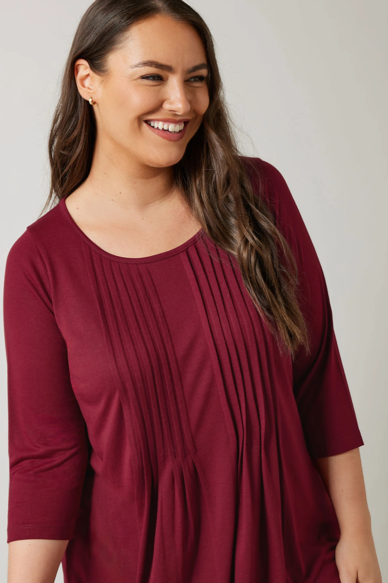 EVANS Curve Burgundy Red Pintuck Modal Rich Top 6 EVANS Curve Burgundy Red Pintuck Modal Rich Top – Image 4