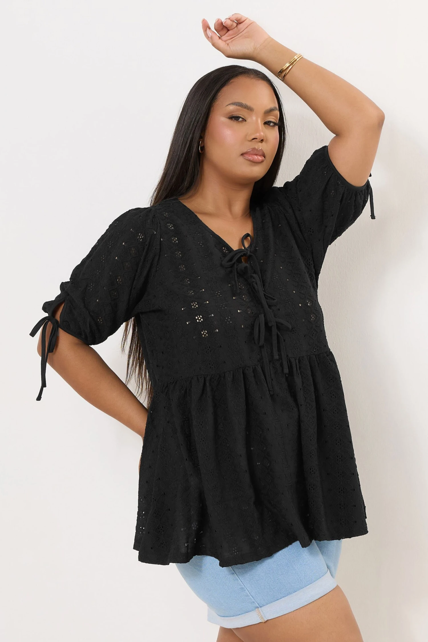 YOURS - Top Noir Broderie Anglaise Peplum Volanté 3 YOURS - Top Noir Broderie Anglaise Peplum Volanté