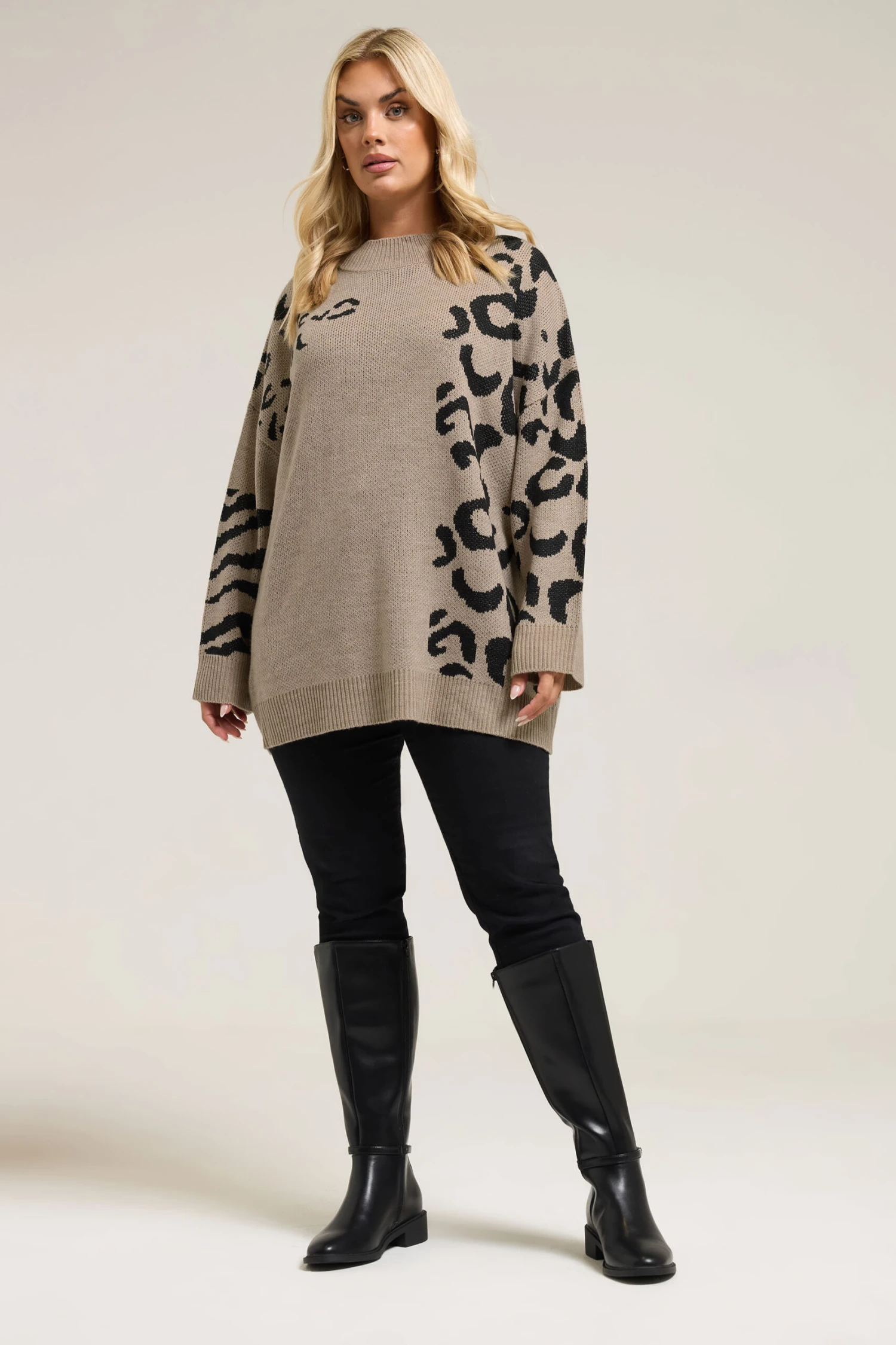 YOURS Curve Pull Col Montant Léopard Marron Naturel 4 YOURS Curve Pull Col Montant Léopard Marron Naturel – Image 2