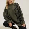 YOURS Curve Pull Col Montant Léopard Vert Kaki -Evans Boutique c131e4a0 de7f 41 280613 A
