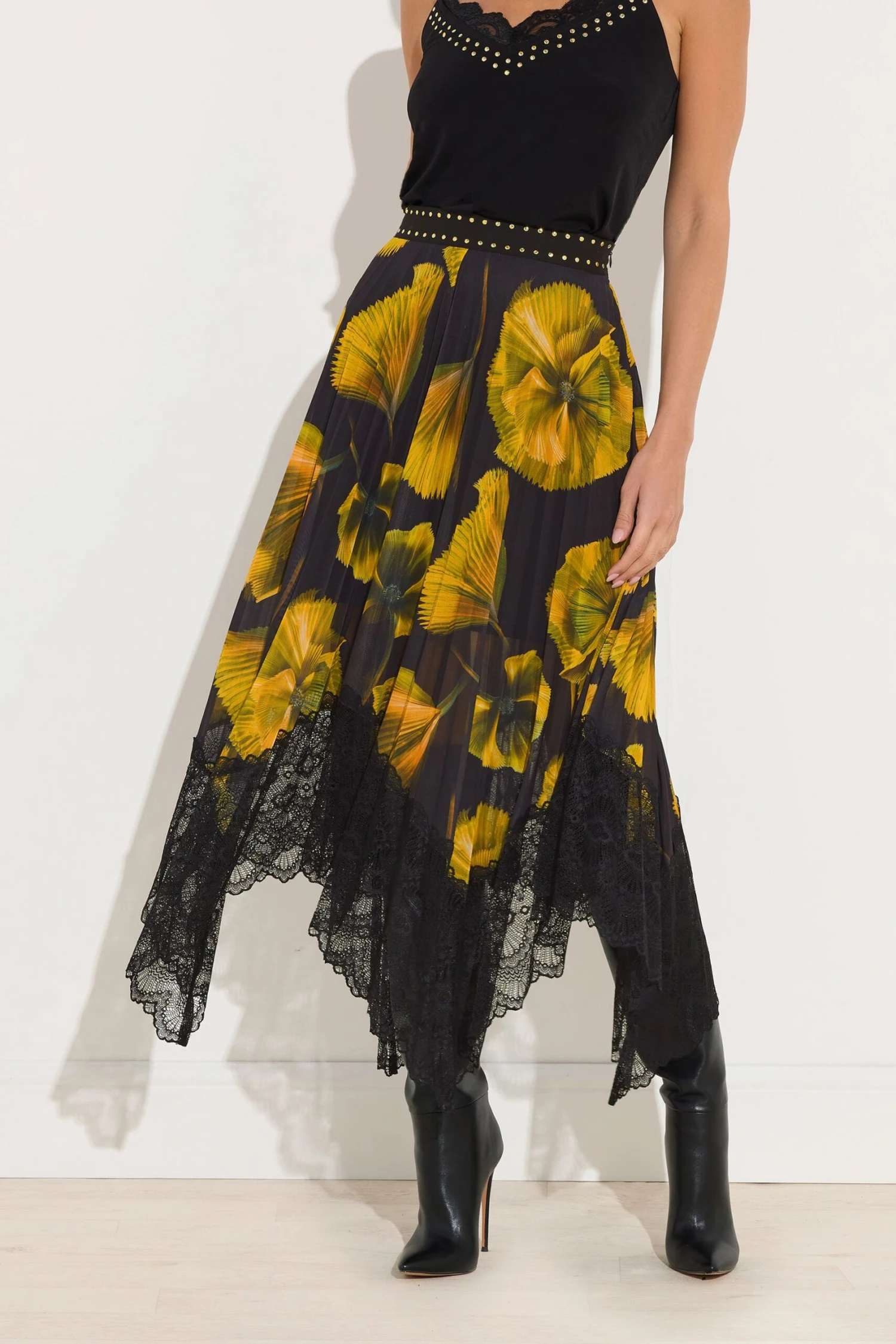 STAR Yellow Floral Pleated Mesh Skirt 5 STAR Yellow Floral Pleated Mesh Skirt – Image 3