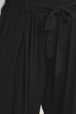 YOURS - Pantalon Noir Plissé Wide Leg à Poches -Evans Boutique c5ea97af 4d3b 47 310143 D