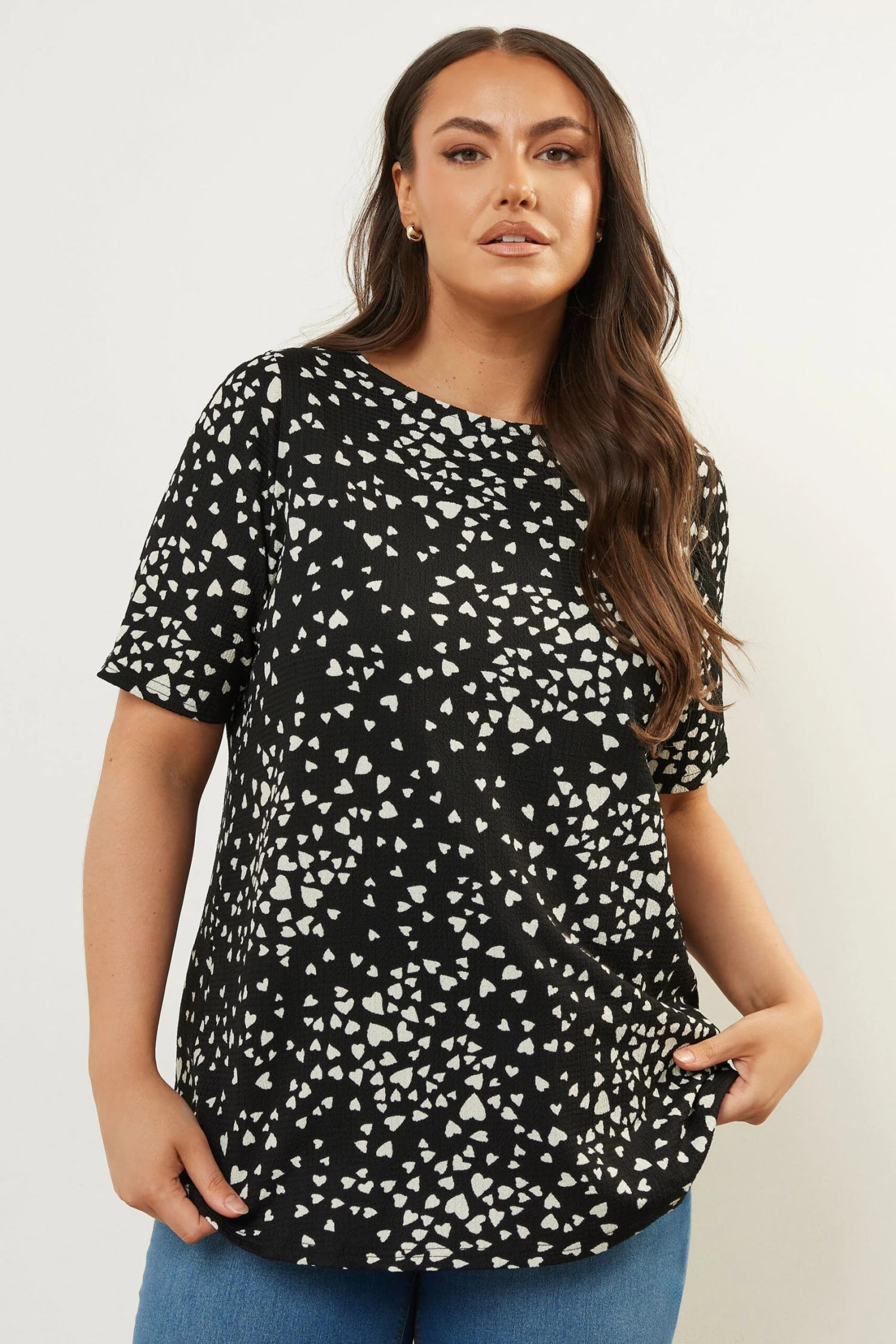 YOURS - Top Noir Texturé Coeurs Blancs Manches Courtes 6 YOURS - Top Noir Texturé Coeurs Blancs Manches Courtes – Image 4