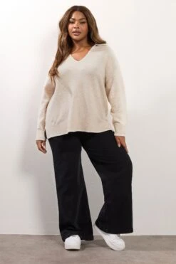 YOURS Curve Pull à Col En Point De Couverture Marron Naturel -Evans Boutique caa9bdf8 3f0c 47 280643 B