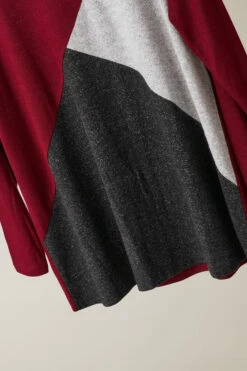 EVANS Curve Burgundy Red Colourblock Jumper 15 EVANS Curve Burgundy Red Colourblock Jumper -Evans Boutique cab9ab0e 201b 4c 615697 P1