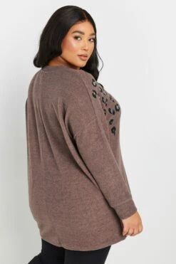 YOURS - Pull Marron Toucher Doux Design Léopard 10 YOURS - Pull Marron Toucher Doux Design Léopard -Evans Boutique cae34a51 ced3 40 322298 C