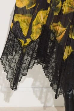 STAR Yellow Floral Pleated Mesh Skirt 14 STAR Yellow Floral Pleated Mesh Skirt -Evans Boutique cbd5cd00 0f9a 4d 110883 D