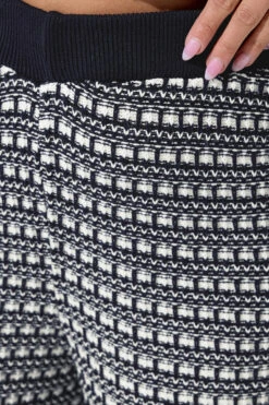 LIMITED COLLECTION Pantalon Large En Boucle Bleu Marine -Evans Boutique cc51f725 a41c 4d 216964 D