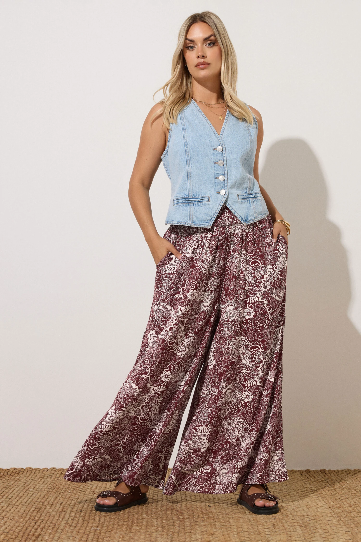 YOURS Curve Pantalon Large à Imprimé Cachemire Rouge Bordeaux 4 YOURS Curve Pantalon Large à Imprimé Cachemire Rouge Bordeaux – Image 2