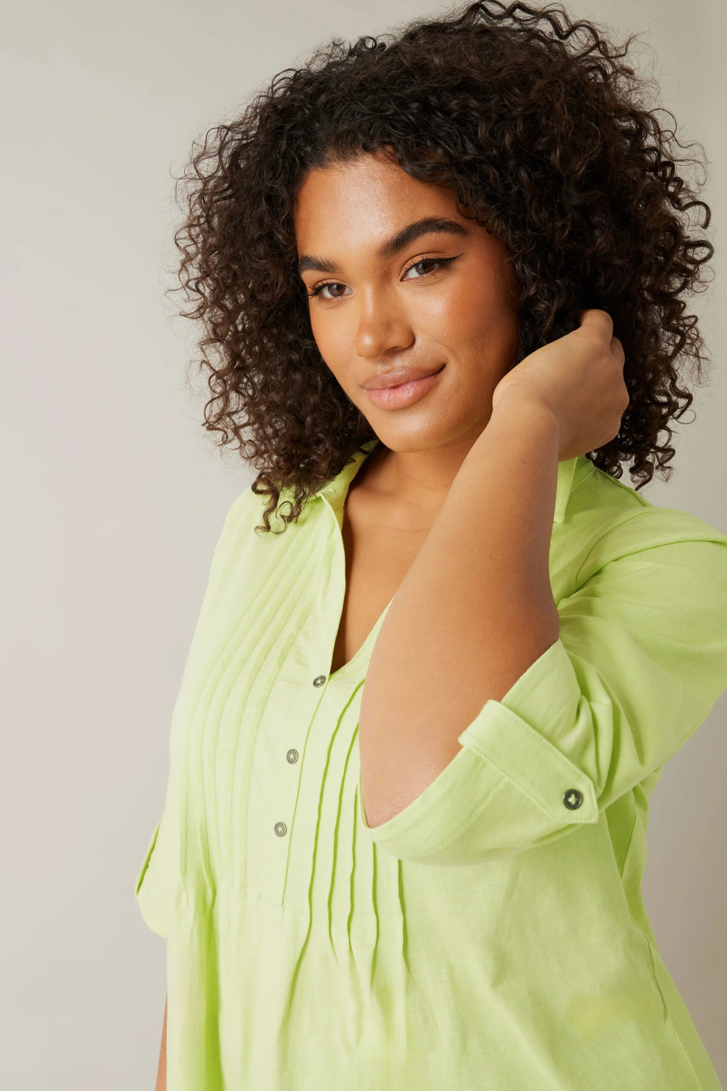 EVANS Curve Chartreuse Green Pintuck Henley Top 6 EVANS Curve Chartreuse Green Pintuck Henley Top – Image 4