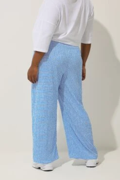 LIMITED COLLECTION Pantalon Curve Vichy Boutonné Sur Le Devant 9 LIMITED COLLECTION Pantalon Curve Vichy Boutonné Sur Le Devant -Evans Boutique cde4c458 11ef 41 216814 C