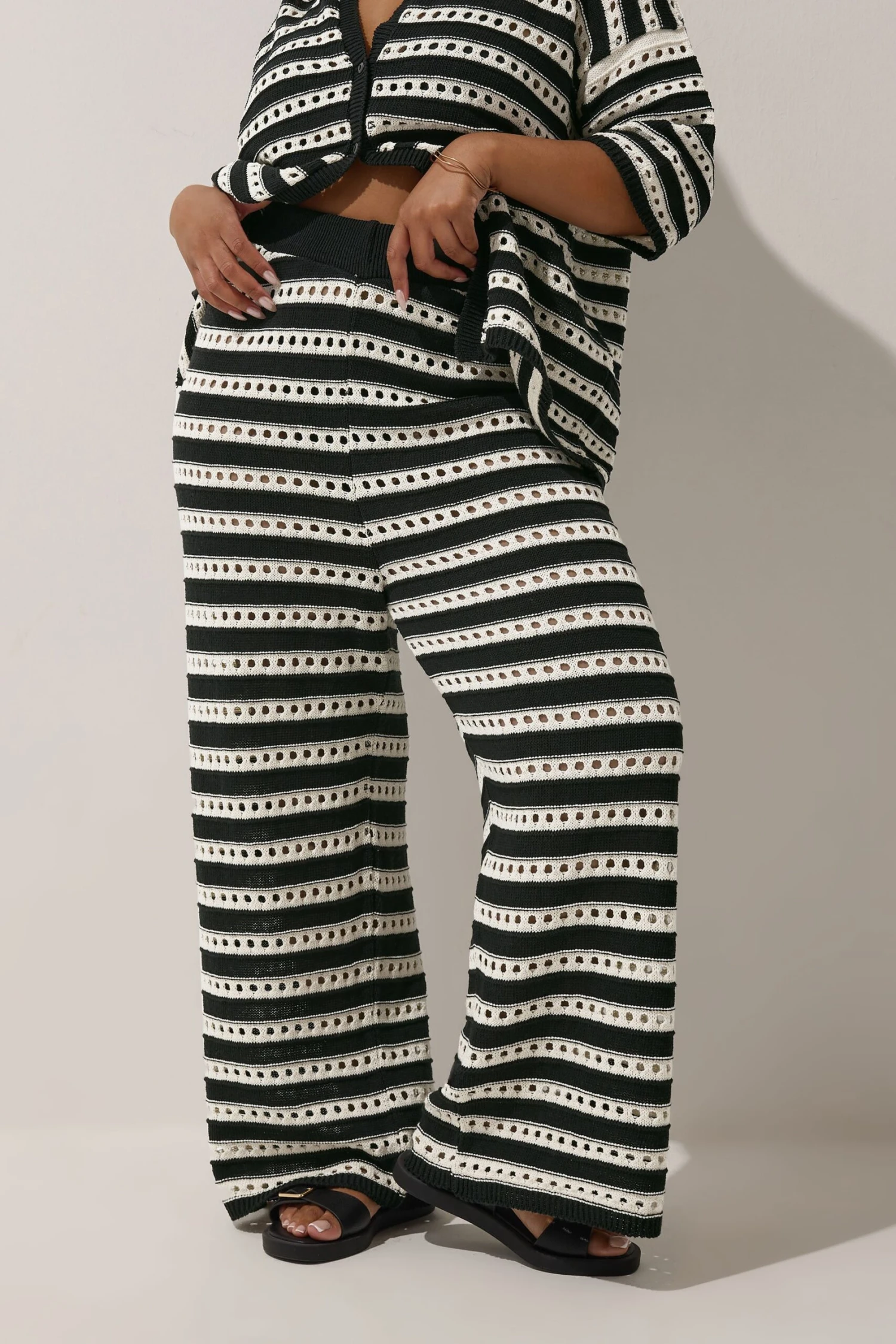 LIMITED COLLECTION - Pantalon Wide Leg Noir & Blanc Rayures Maille 5 LIMITED COLLECTION - Pantalon Wide Leg Noir & Blanc Rayures Maille – Image 3