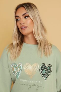 YOURS - Robe-Pull Verte Pastel Manches Longues 'Enjoy Your Life' -Evans Boutique d2d985e1 482c 42 304041 C